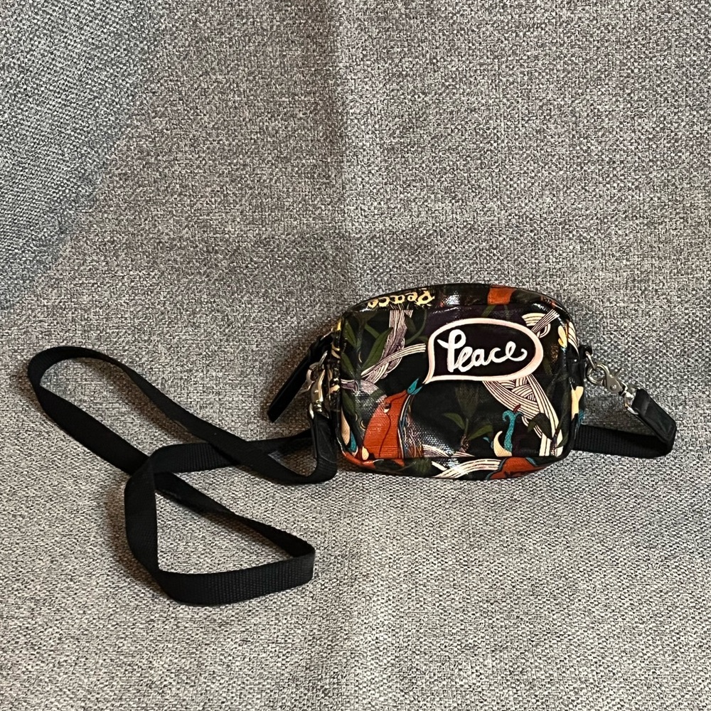 Sak Roots black mini shoulder bag! Great condition, never worn!